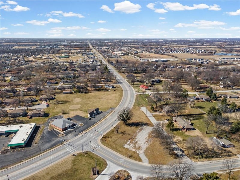 317 - 319 Foxwood Dr, Raymore, MO 64083