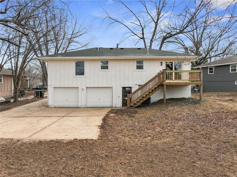 303 25th St, Blue Springs, MO 64015