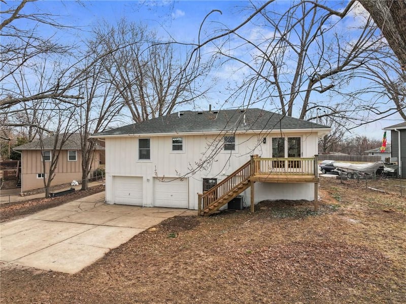 303 25th St, Blue Springs, MO 64015