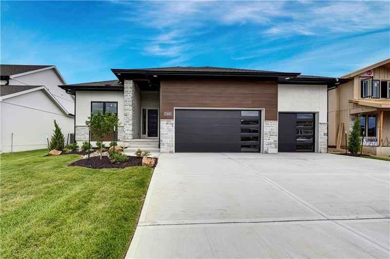 17408 Parkhill St, Overland Park, KS 66221