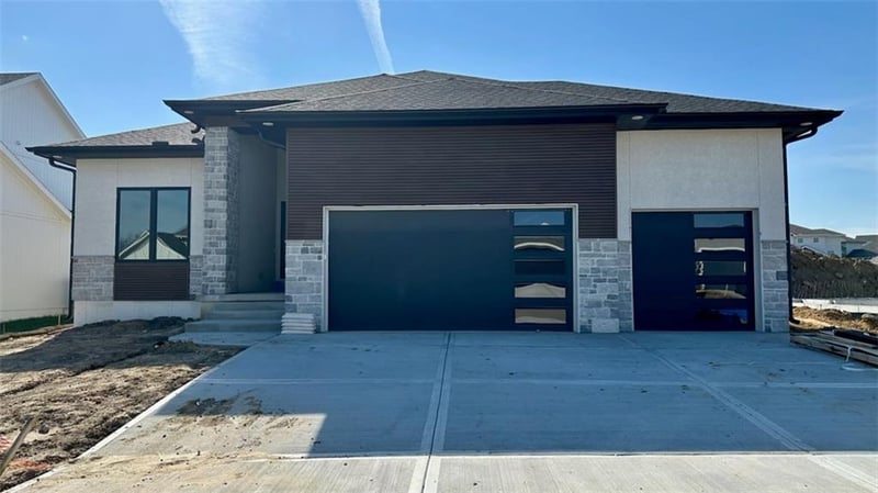 17408 Parkhill St, Overland Park, KS 66221