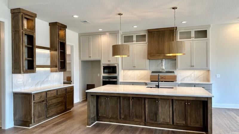 17408 Parkhill St, Overland Park, KS 66221