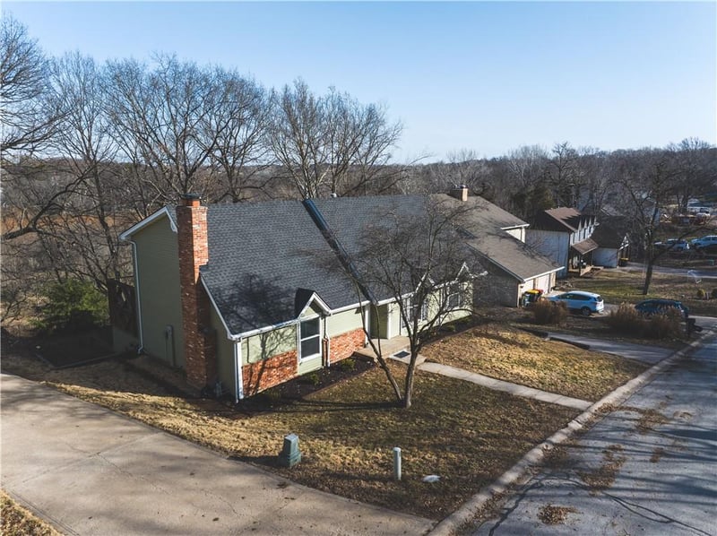 5506 Verlin Dr, Parkville, MO 64152