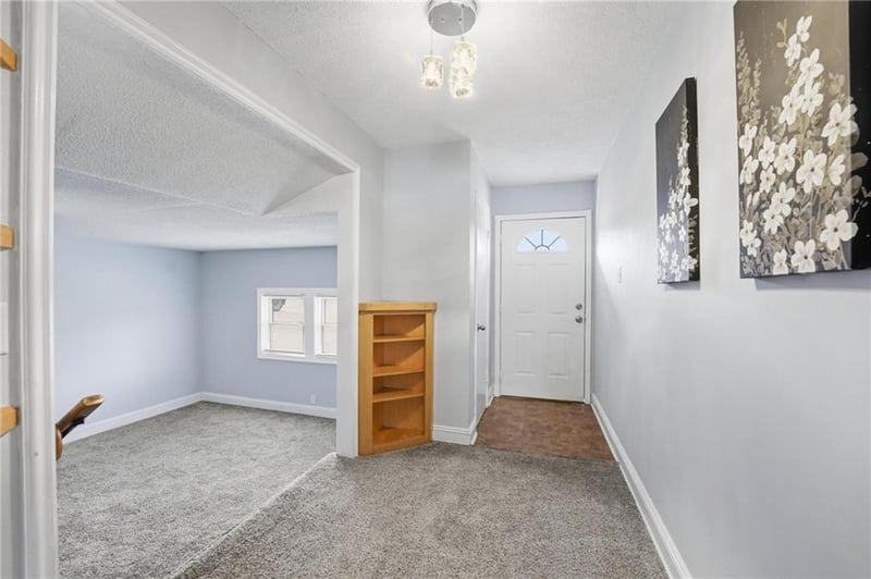 5631 Cambridge Ave, Kansas City, MO 64129