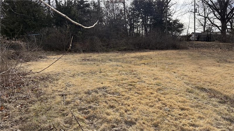 407 Maple St, Leavenworth, KS 66048