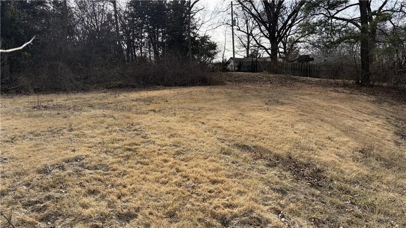 407 Maple St, Leavenworth, KS 66048