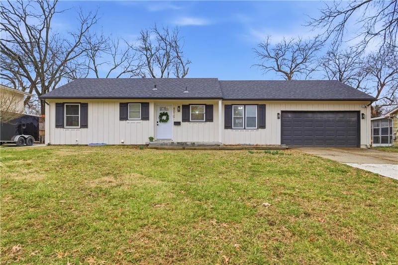 8012 Elm Ave, Raytown, MO 64138