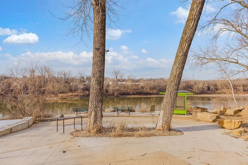 4111 Frisbie Rd, Shawnee, KS 66226