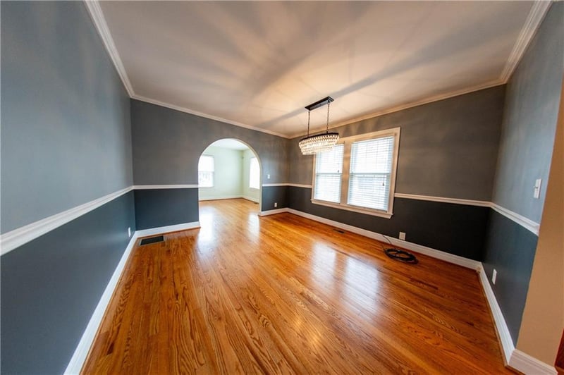 2011 Lovers Ln, St Joseph, MO 64505