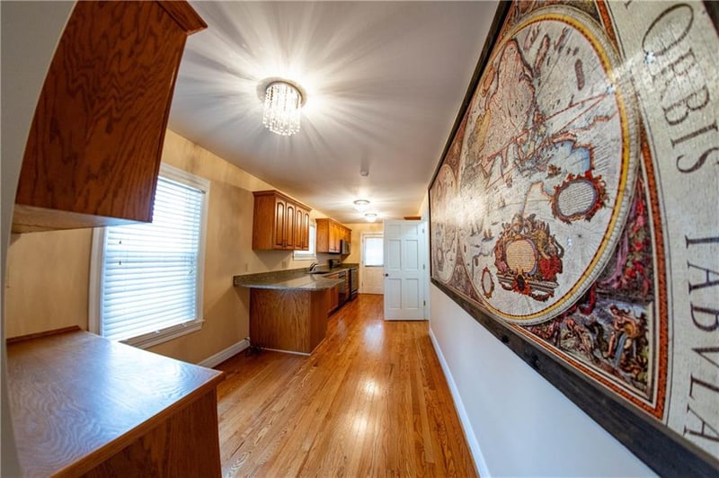 2011 Lovers Ln, St Joseph, MO 64505