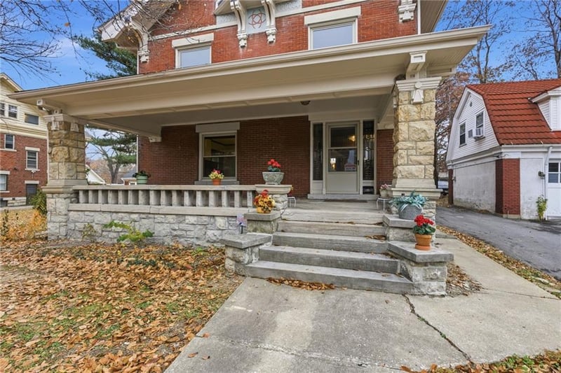 3516 Charlotte St, Kansas City, MO 64109