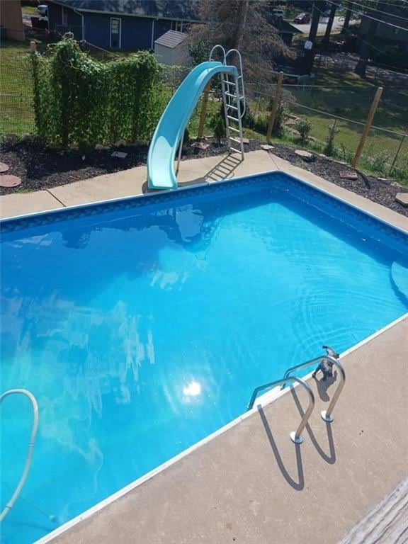 15501 43rd Ter, Independence, MO 64055