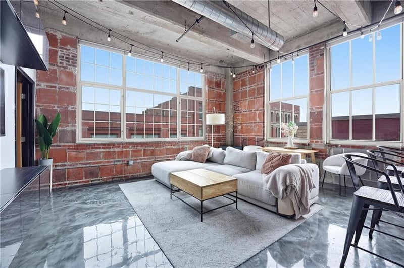 321 7th St #407, Kansas City, MO 64105