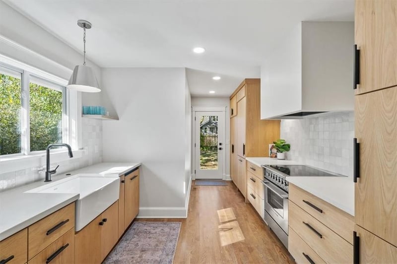 6034 Kenwood Ave, Kansas City, MO 64110