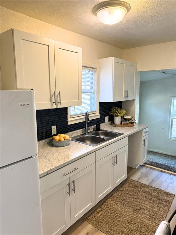 2216 72nd St, Kansas City, MO 64132