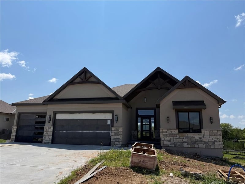 1007 Wilds Pw, Greenwood, MO 64034