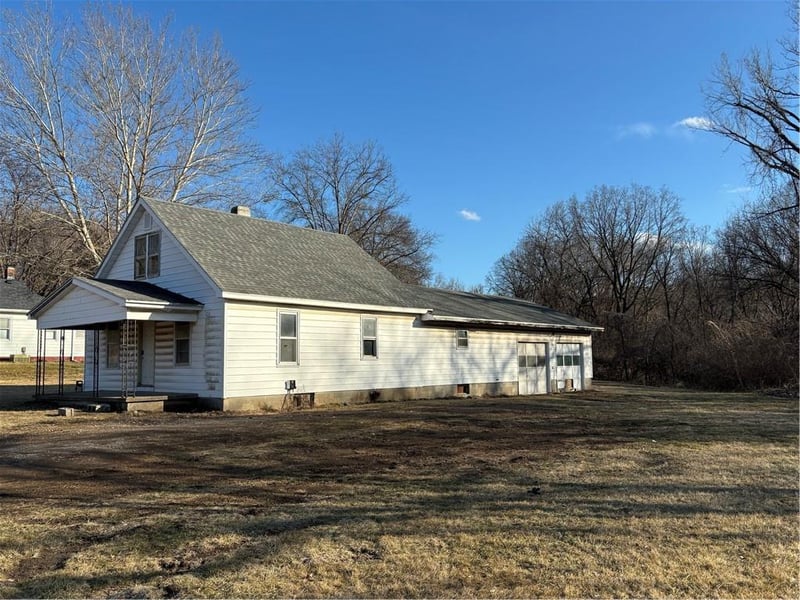 208 Harrington Ave, St Joseph, MO 64504
