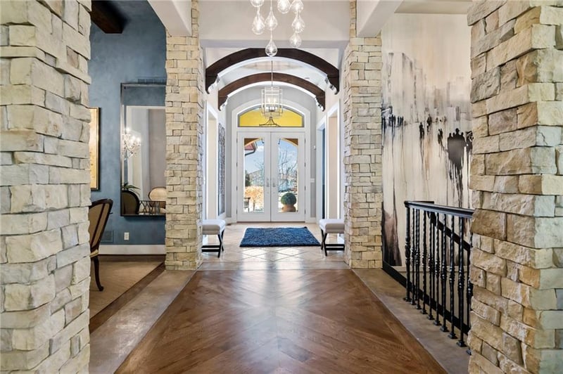 3322 W 137 St, Leawood, KS 66224
