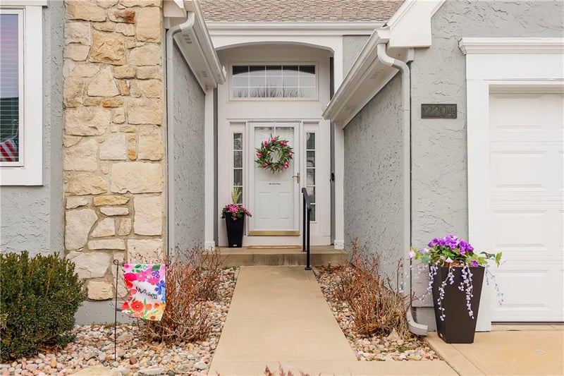 12204 England St, Overland Park, KS 66213