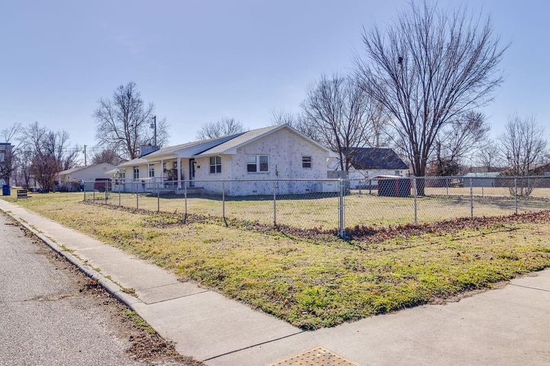 1409 Cleveland Ave, Baxter Springs, KS 66713