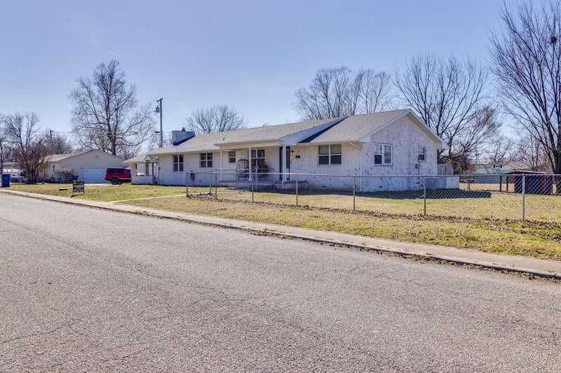 1409 Cleveland Ave, Baxter Springs, KS 66713
