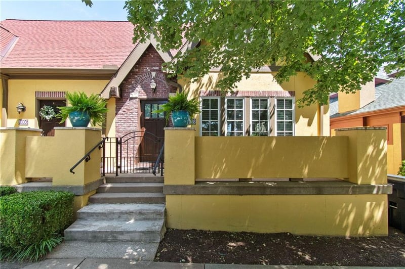 9008 80th St, Kansas City, MO 64158