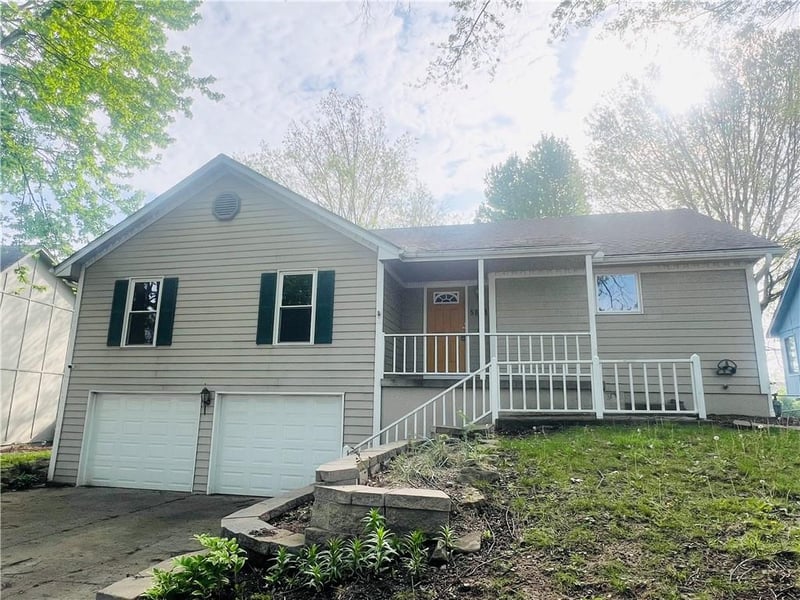 5821 Marion Ave, Kansas City, MO 64133