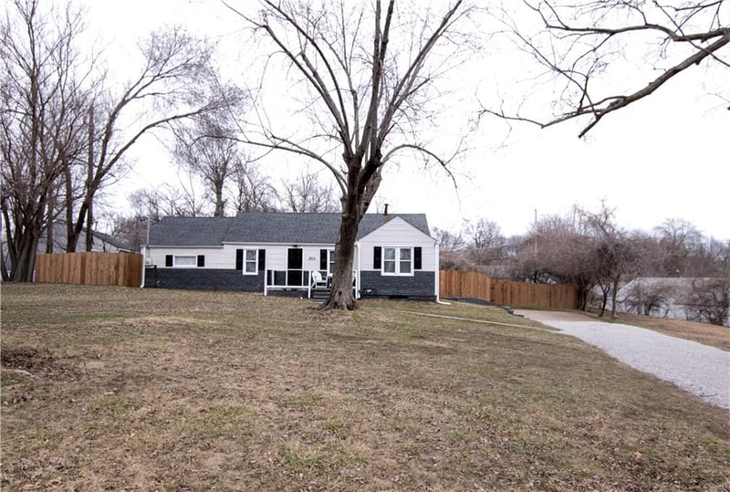 3805 Laurel Ave, Kansas City, MO 64133