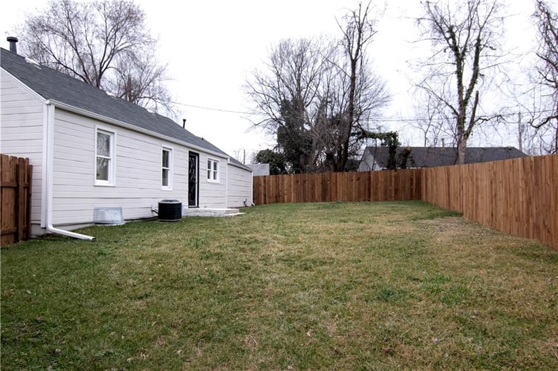 3805 Laurel Ave, Kansas City, MO 64133