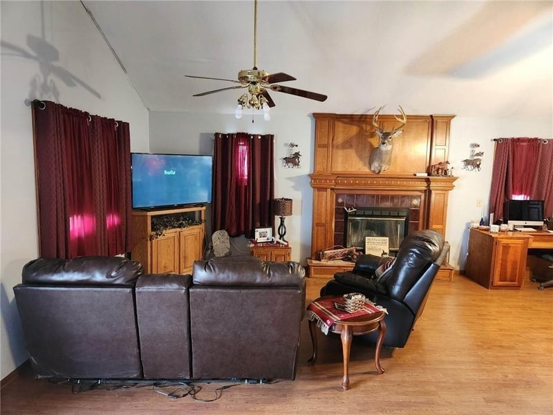 4182 K St, Foster, MO 64745