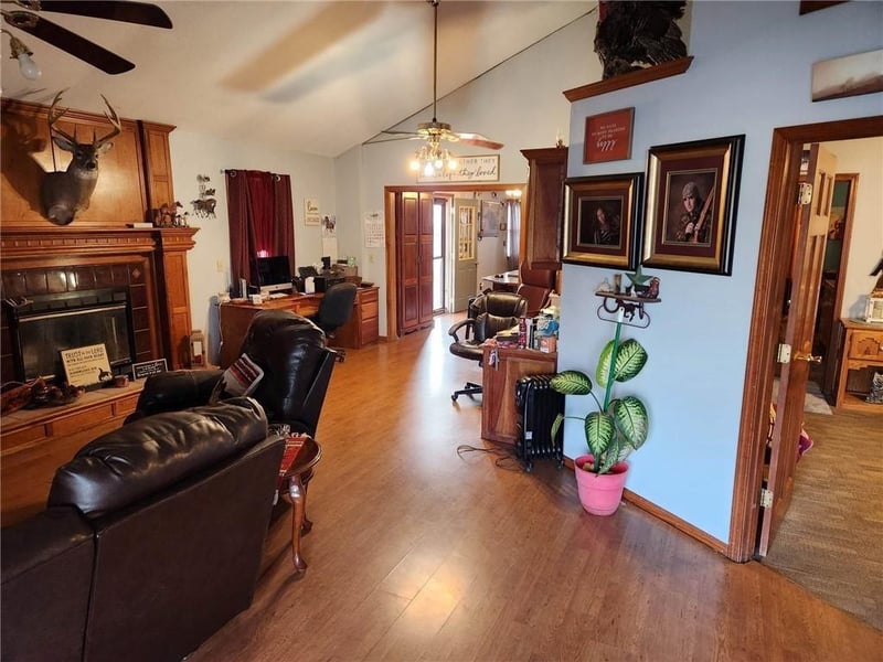 4182 K St, Foster, MO 64745