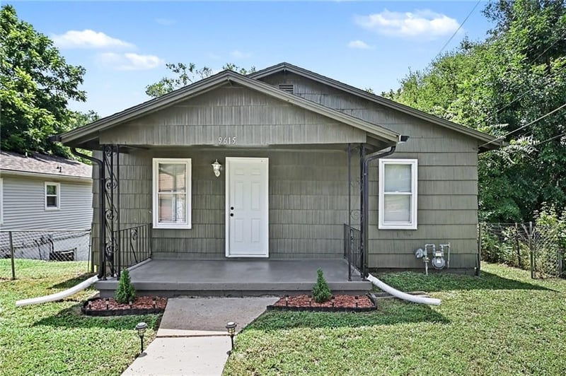 9615 18th St, Independence, MO 64052