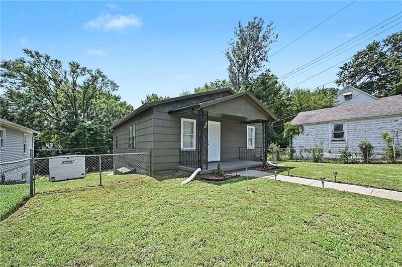9615 18th St, Independence, MO 64052