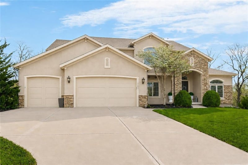 13021 Kelli Dr, Kearney, MO 64060