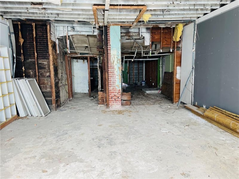 308 43rd St, Kansas City, MO 64111