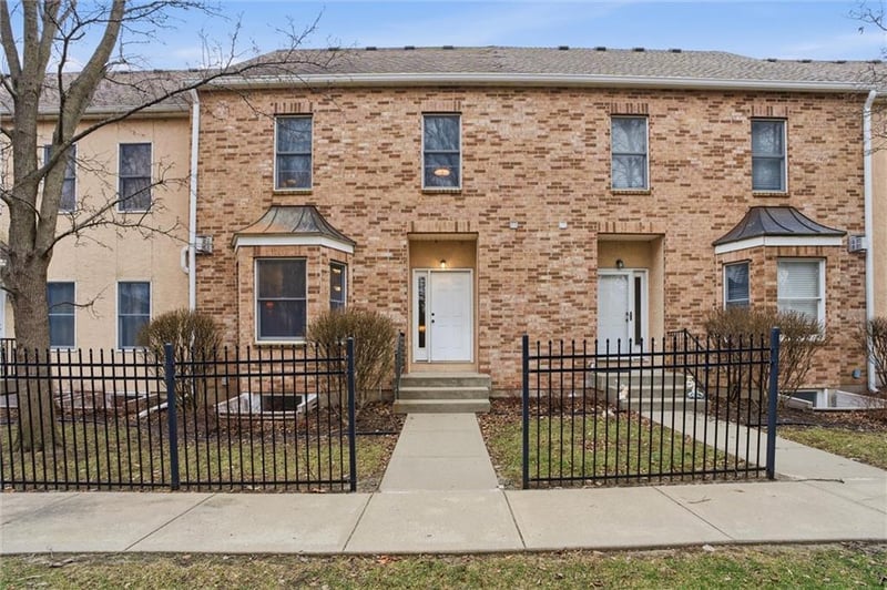 9747 Lucerne St, Kansas City, MO 64154