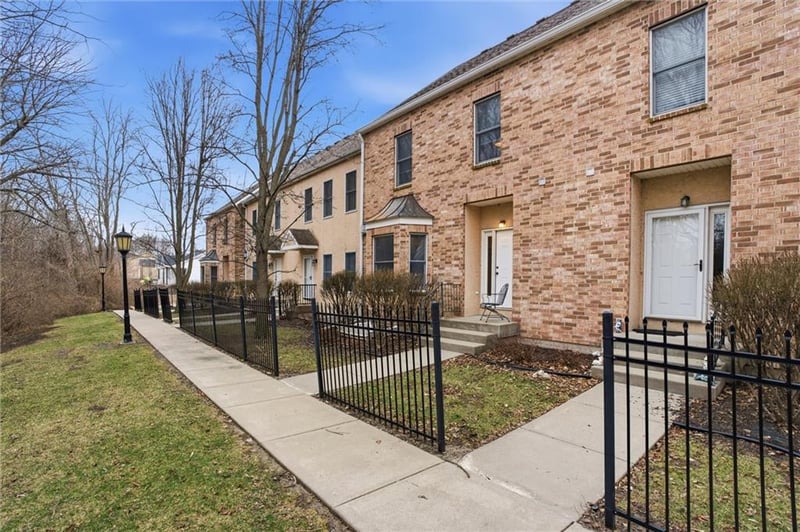 9747 Lucerne St, Kansas City, MO 64154