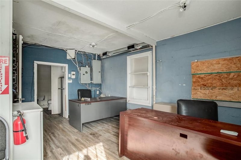 300 Linwood Blvd, Kansas City, MO 64111