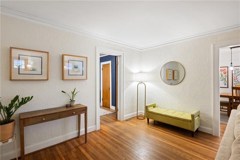 7232 Madison Ave, Kansas City, MO 64114