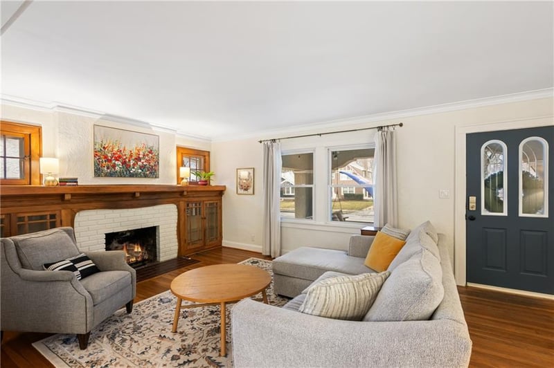 7232 Madison Ave, Kansas City, MO 64114