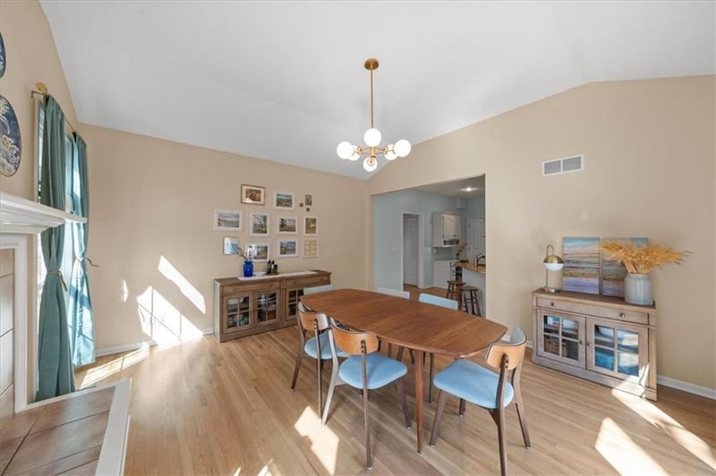 5811 W 124th St, Overland Park, KS 66209