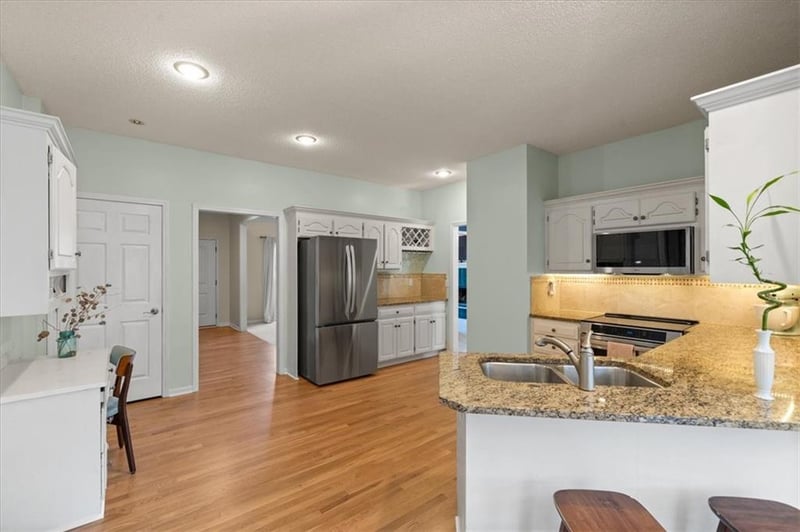 5811 W 124th St, Overland Park, KS 66209