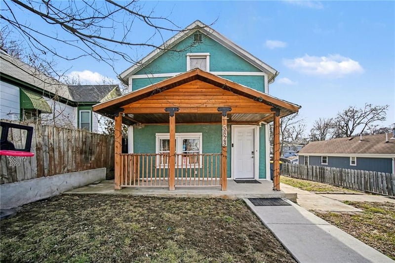 5823 10th St, Kansas City, MO 64126