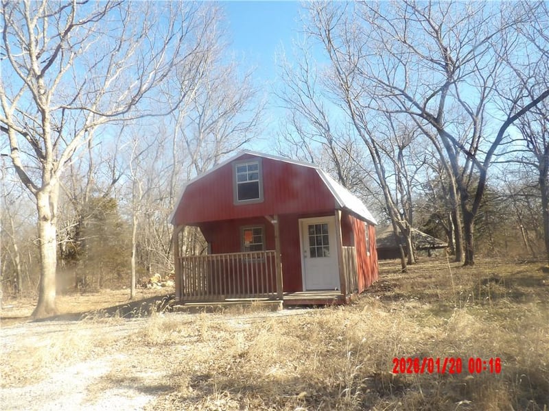 294 Sugar Lake Dr, Mound City, KS 66056