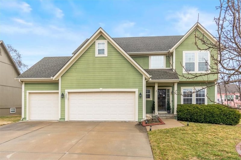 3821 Evergreen Ln, Lee's Summit, MO 64082