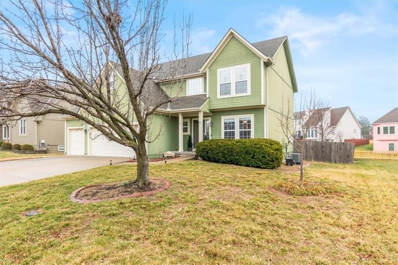 3821 Evergreen Ln, Lee's Summit, MO 64082