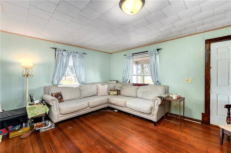 24257 Millwood Rd, Easton, KS 66020