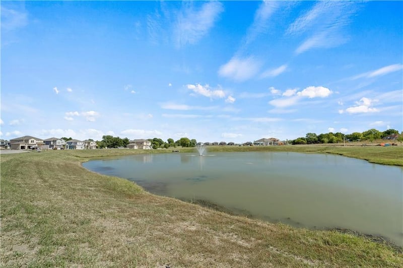 16986 Brentwood St, Olathe, KS 66062