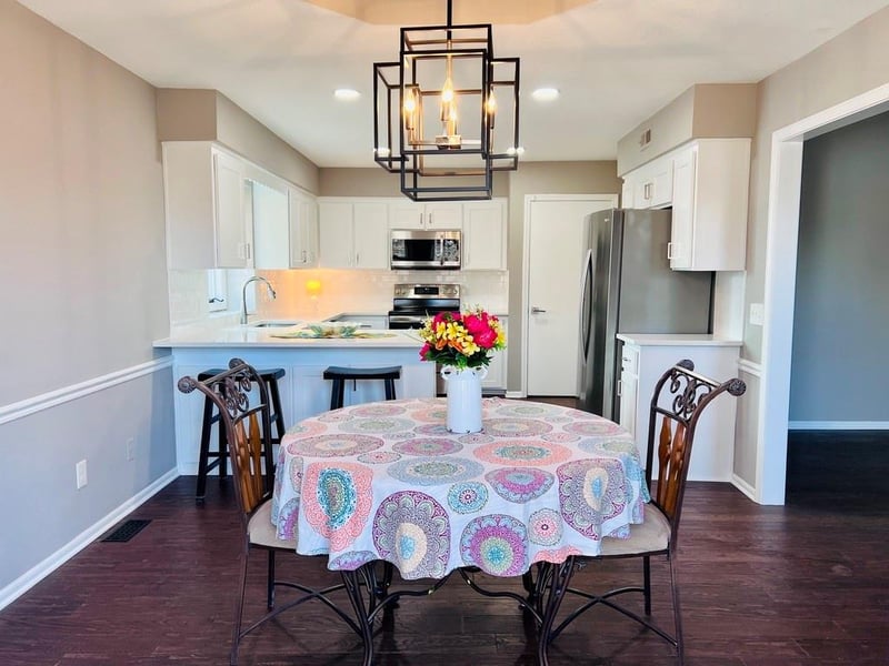 3812 SW Lido Dr, Lee's Summit, MO 64082