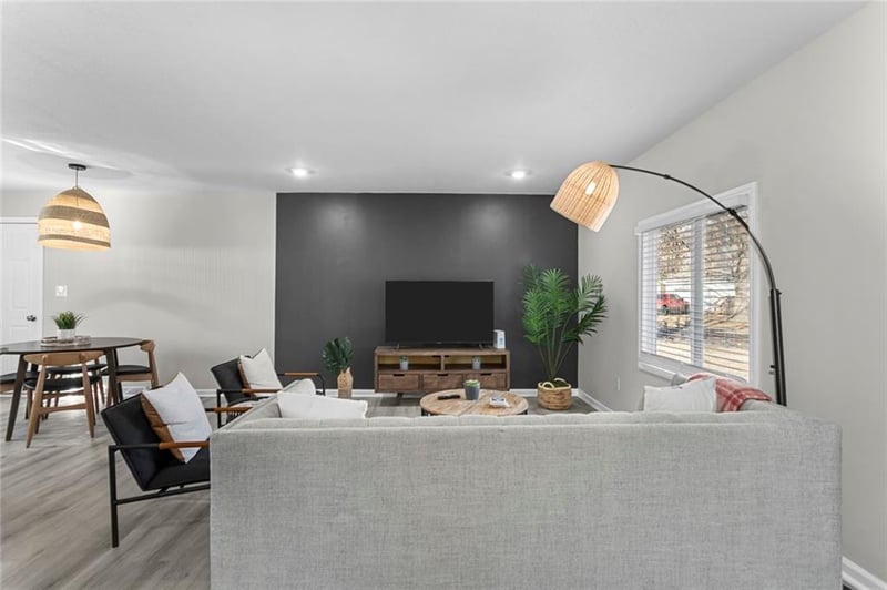 9005 99th Ter, Overland Park, KS 66212